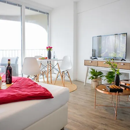 Modernes Mit Tollem Blick Ueber Stadt Apartmán *
